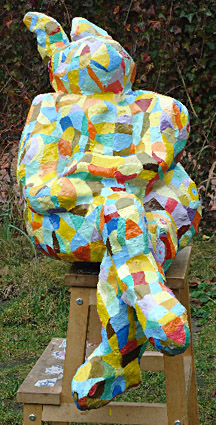 Polyester beeld Haas van annelies van Biesbergen