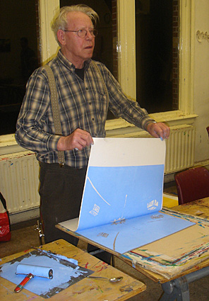 nadat je het papier van het linoleum haalt kan je het resultaat zien