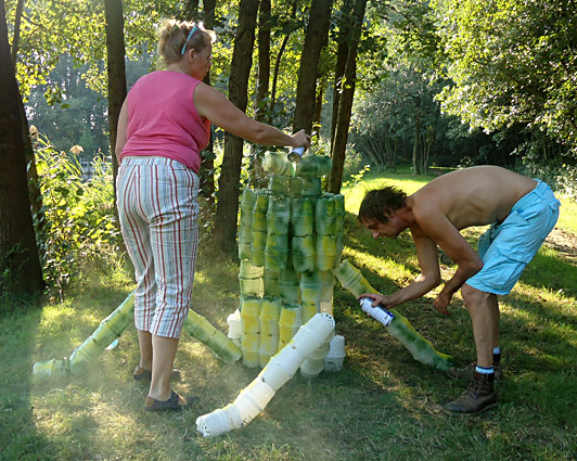 Skulptur von biobasierten Blumentöpfe aus Kartoffel eines Frosches für die Ausstellung Landart Diessen von der Twan de Vos gemacht