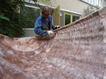 Polyester aanbrengen op een sculptuur