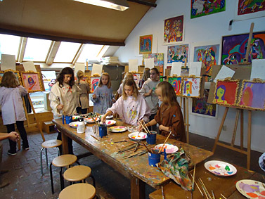 kinderfeestje zelfportret schilderen op het atelier van Twan de Vos in Wageningen