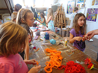 Kinderfeestje plantje knutselen kinderfeest kinderfeestjes kinderfeestje verjaardag schilderen knutselen wageningen ede Tilburg veenendaal rhenen oosterbeek heelsum tiel zetten amerongen andelst opheusden renkum gelderland veluwe arnhem jarig verjaardag feest