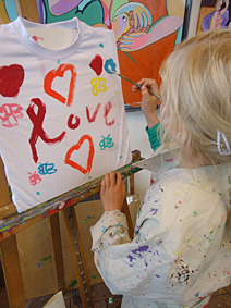 Hedendaags Kinderfeestje schilderen op t-shirt met textielverf in Wageningen EM-64