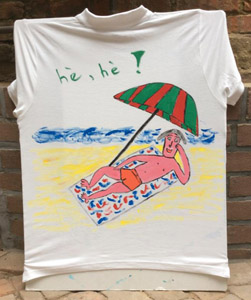 Schilderen op een t-shirt met textielverf, kan in de wasmachine, op het strand