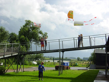 Kinderfeestje vliegers schilderen kinderfeest kinderfeestjes kinderfeestje verjaardag schilderen knutselen wageningen ede Tilburg veenendaal rhenen oosterbeek heelsum tiel zetten amerongen andelst opheusden renkum gelderland veluwe arnhem jarig verjaardag feest